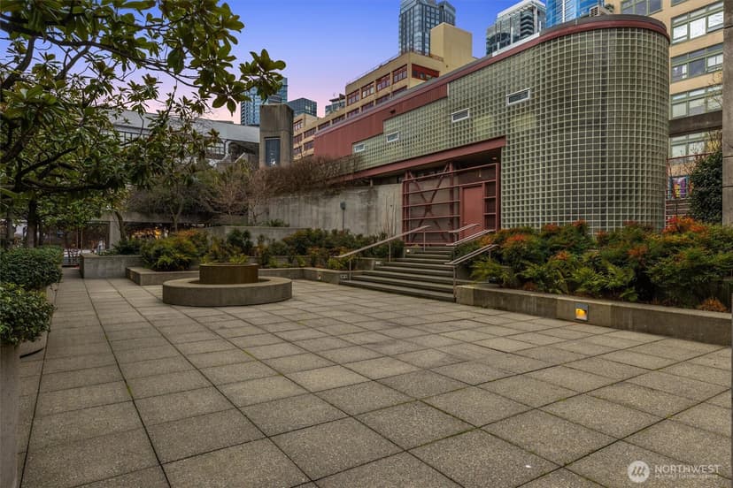 Property photo for 1425 Western Avenue #L310, Seattle photo 25