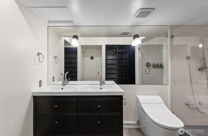 Property photo for 1425 Western Avenue #L310, Seattle photo 14