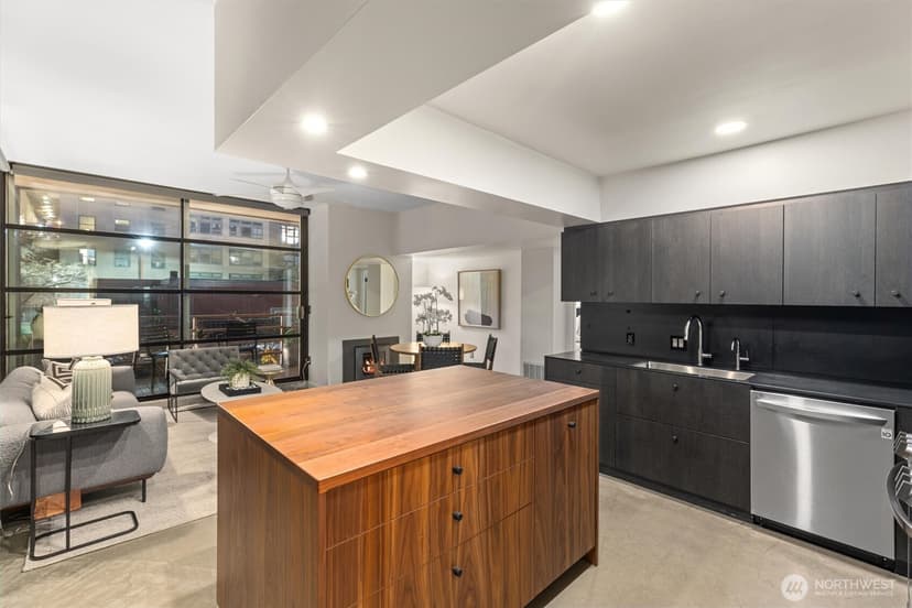 Property photo for 1425 Western Avenue #L310, Seattle photo 9