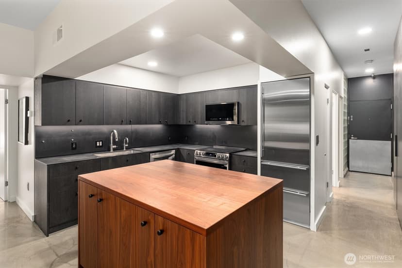 Property photo for 1425 Western Avenue #L310, Seattle photo 7
