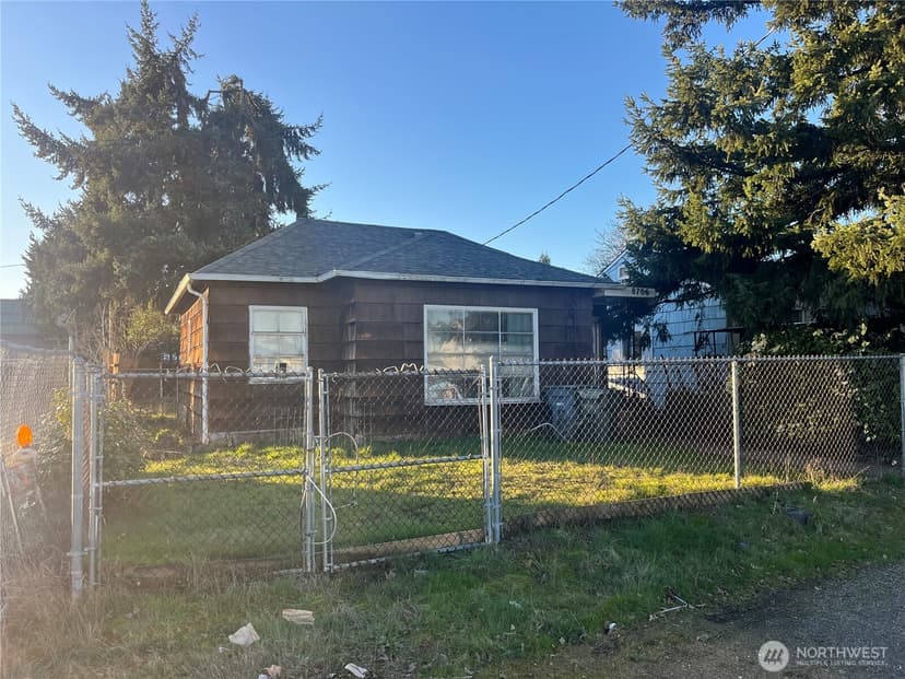 Property photo for 8706 Durango Street SW, Lakewood photo 2