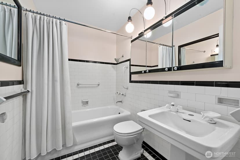 Property photo for 1017 Minor Avenue #901, Seattle photo 9