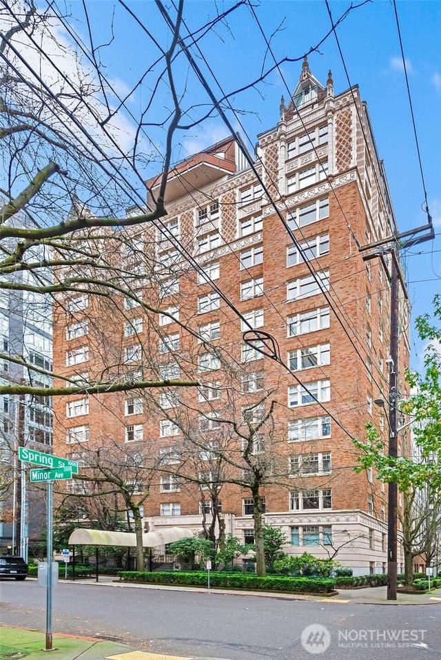 Property photo for 1017 Minor Avenue #901, Seattle photo 2
