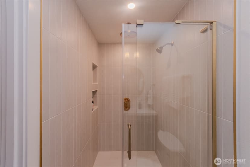 Property photo for 242 SW 186th Street, Normandy Park photo 19