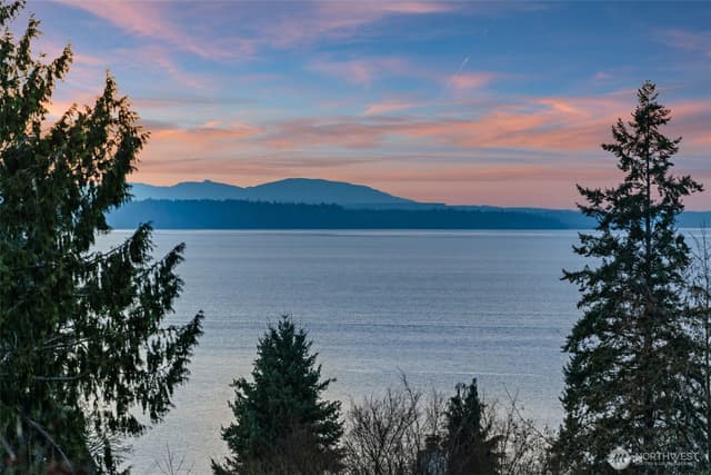Property photo for 7819 175th Street SW, Edmonds photo 2