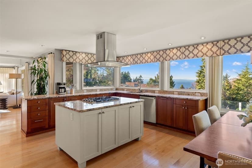 Property photo for 7819 175th Street SW, Edmonds photo 11