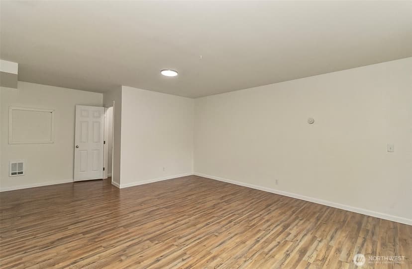 Property photo for 11629 54th Drive SE, Everett photo 34