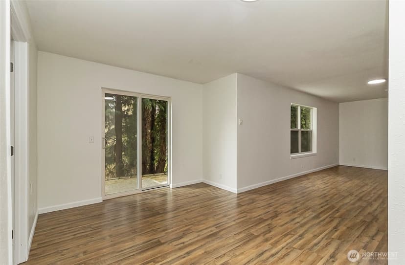 Property photo for 11629 54th Drive SE, Everett photo 32