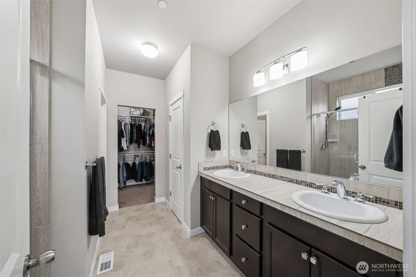 Property photo for 10707 130th Street E, Puyallup photo 19