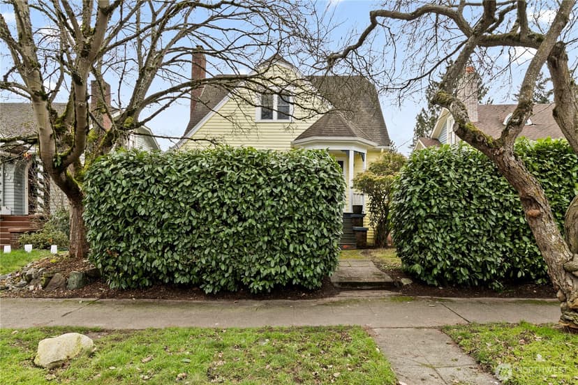 Property photo for 1125 N 77th Street, Seattle photo 2