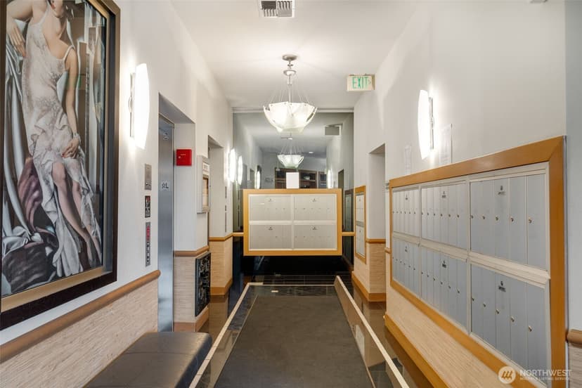 Property photo for 1125 E Olive Street #504, Seattle photo 4