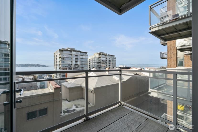Property photo for 2911 2nd Avenue #709, Seattle photo 4