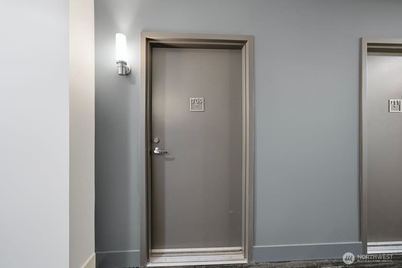Property photo for 2911 2nd Avenue #709, Seattle photo 2