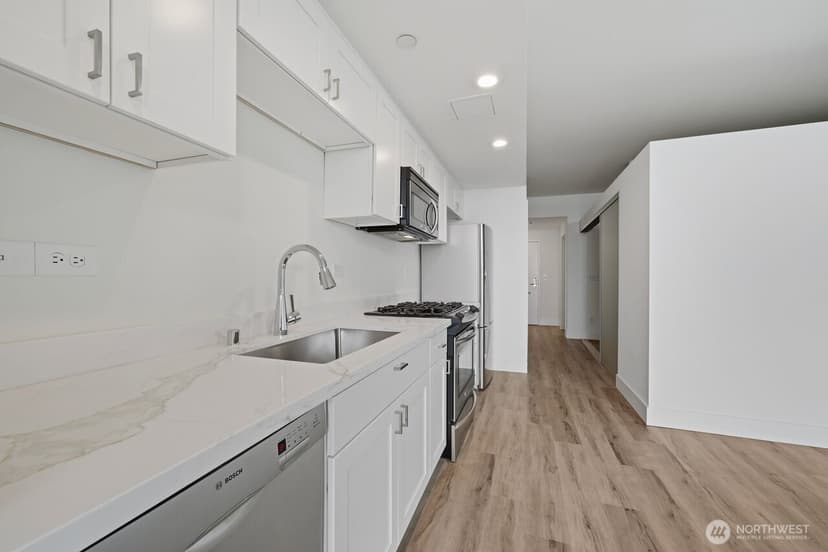 Property photo for 2911 2nd Avenue #709, Seattle photo 8
