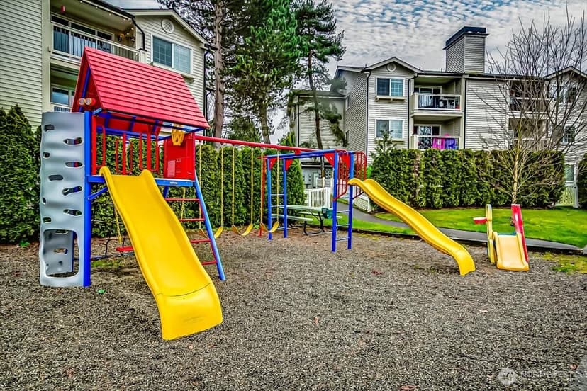 Property photo for 12404 E Gibson Road #D101, Everett photo 32