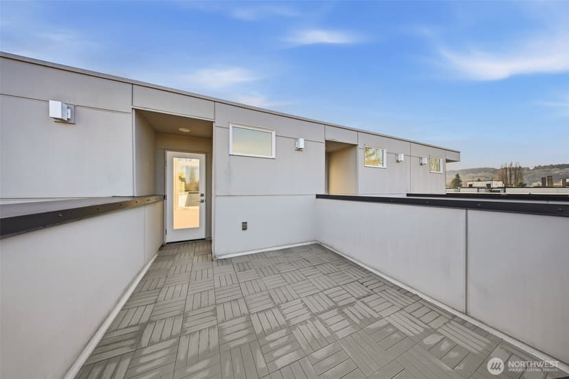 Property photo for 1055 S Cloverdale Street, Seattle photo 32