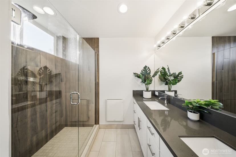Property photo for 1055 S Cloverdale Street, Seattle photo 17