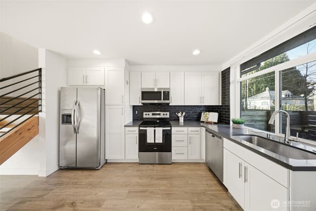 Property photo for 1055 S Cloverdale Street, Seattle photo 5