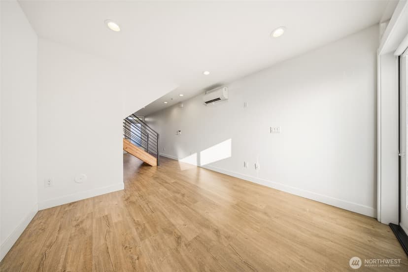 Property photo for 1055 S Cloverdale Street, Seattle photo 12