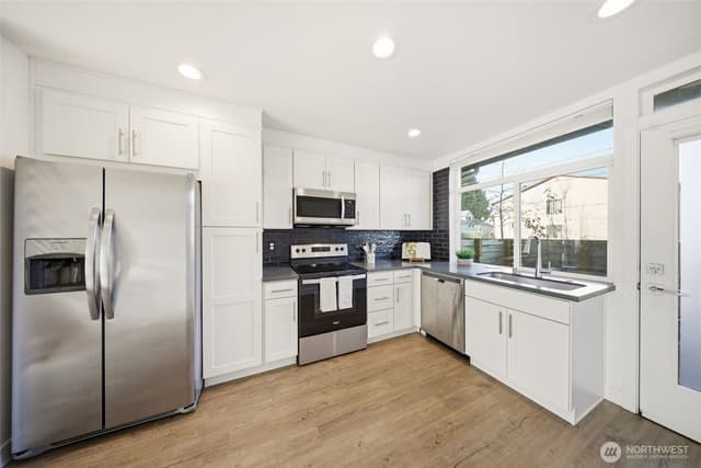 Property photo for 1055 S Cloverdale Street, Seattle photo 4