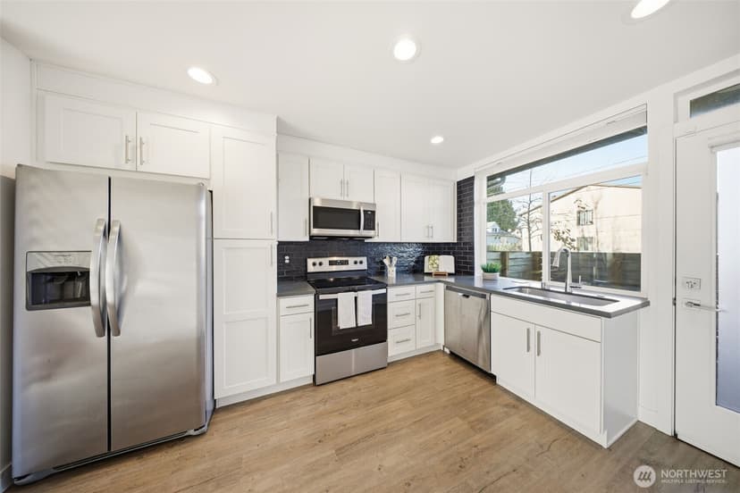 Property photo for 1055 S Cloverdale Street, Seattle photo 4