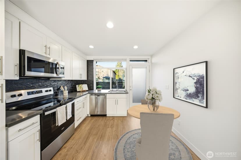 Property photo for 1055 S Cloverdale Street, Seattle photo 6