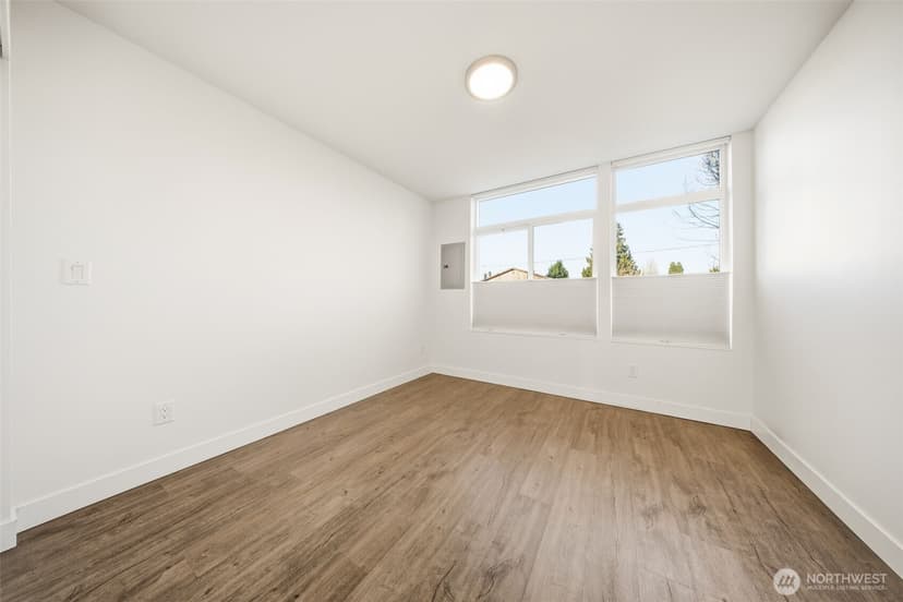 Property photo for 1055 S Cloverdale Street, Seattle photo 23