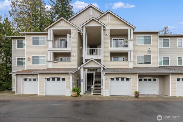 Property photo for 14714 Admiralty Way #B102, Lynnwood photo 2