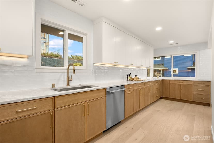 Property photo for 3702 W Fulton Street, Seattle photo 17