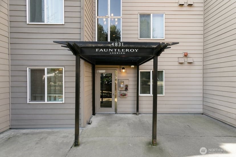 Property photo for 4831 Fauntleroy Way SW #206, Seattle photo 3