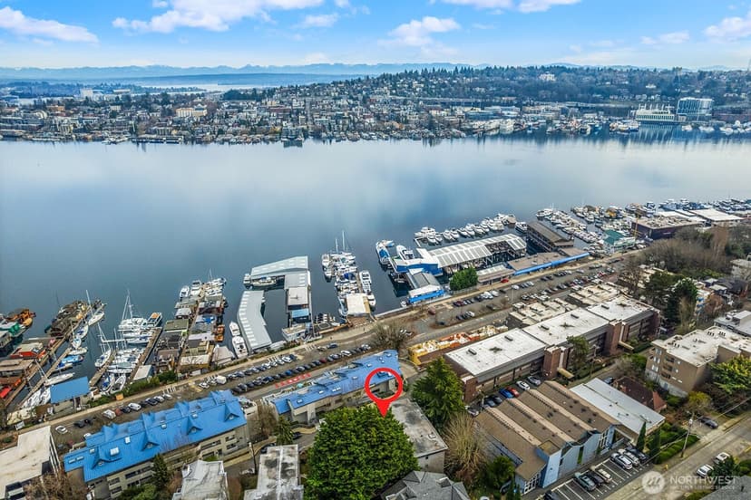 Property photo for 2401 8th Avenue N #202, Seattle photo 21