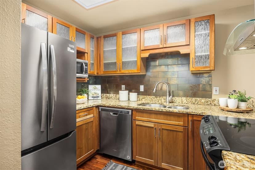 Property photo for 11058 NE 33rd Place #D3, Bellevue photo 4