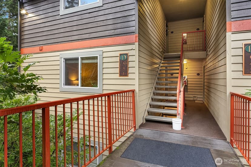 Property photo for 11058 NE 33rd Place #D3, Bellevue photo 2