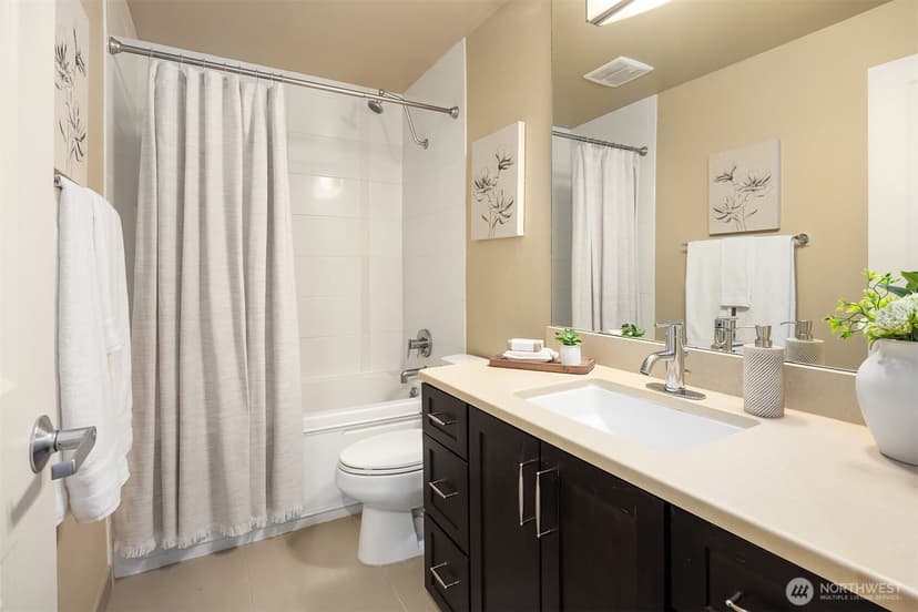 Property photo for 11058 NE 33rd Place #D3, Bellevue photo 19