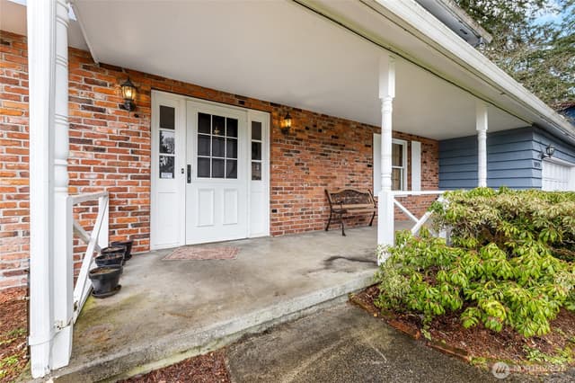 Property photo for 10919 101st Avenue SW, Lakewood photo 2
