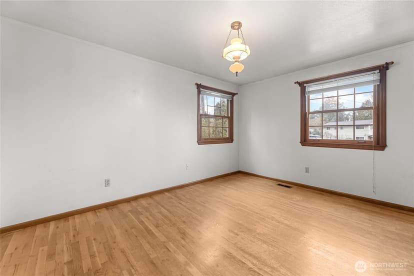 Property photo for 10919 101st Avenue SW, Lakewood photo 22