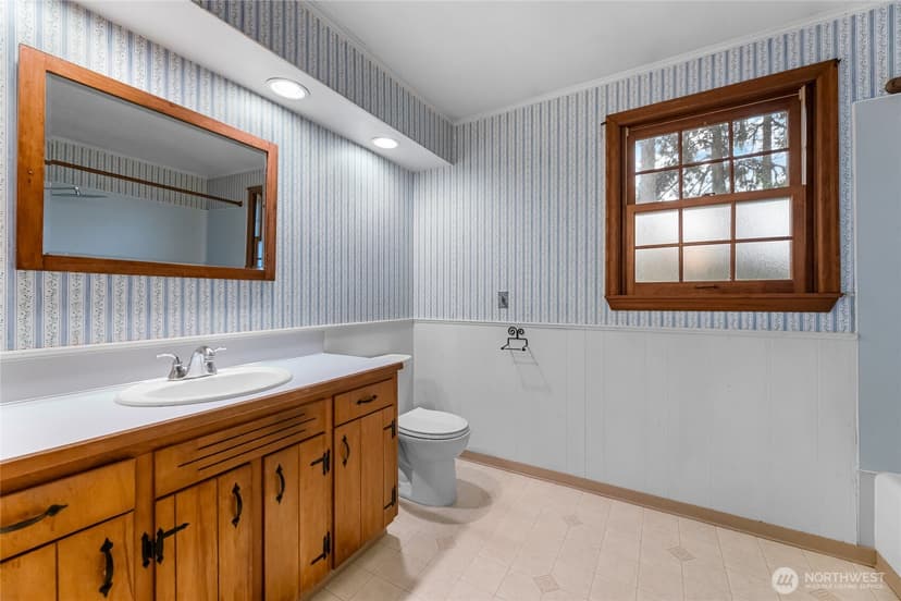 Property photo for 10919 101st Avenue SW, Lakewood photo 24