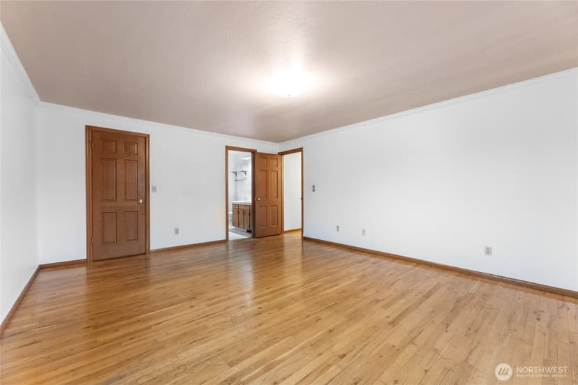 Property photo for 10919 101st Avenue SW, Lakewood photo 17