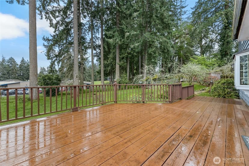 Property photo for 10919 101st Avenue SW, Lakewood photo 14
