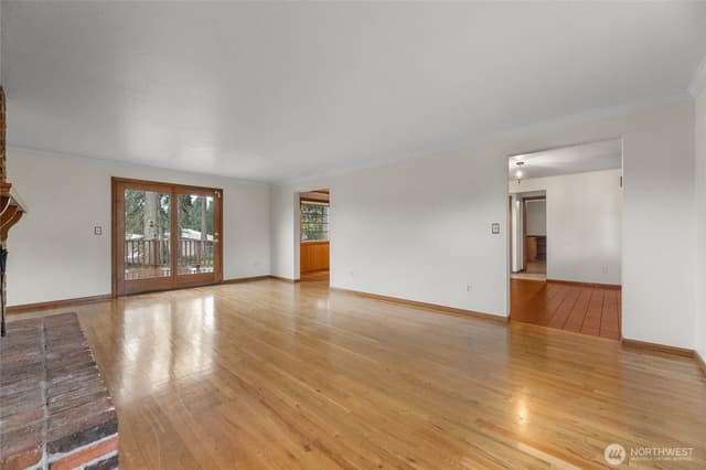 Property photo for 10919 101st Avenue SW, Lakewood photo 5