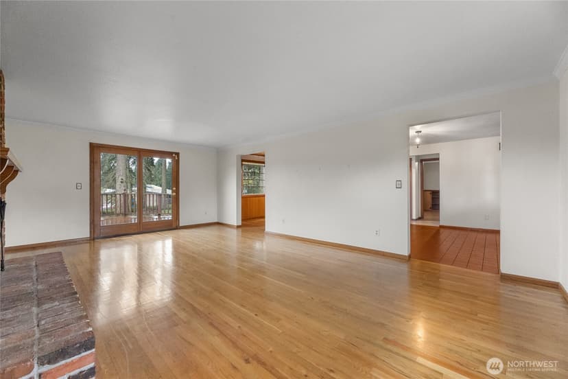 Property photo for 10919 101st Avenue SW, Lakewood photo 5