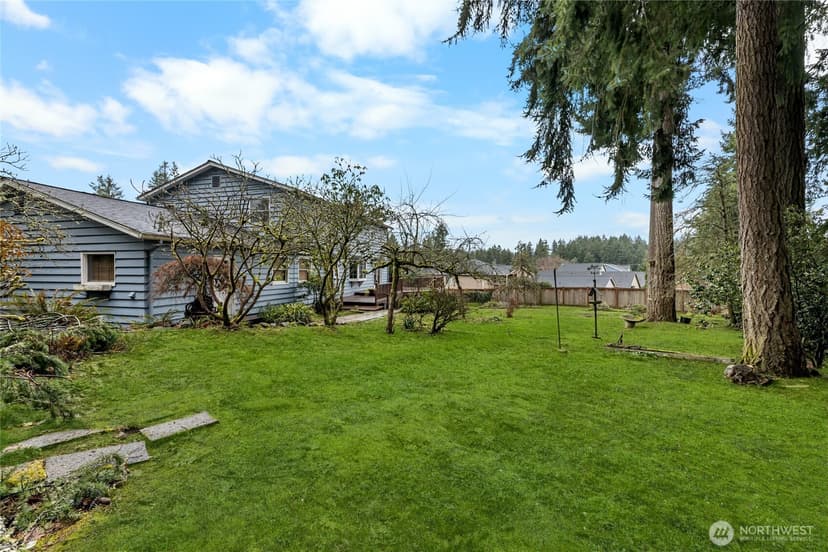 Property photo for 10919 101st Avenue SW, Lakewood photo 31