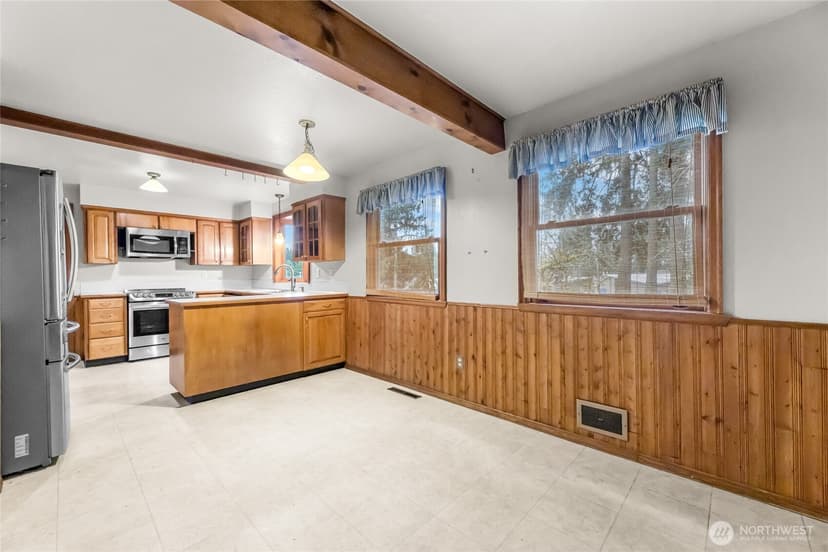 Property photo for 10919 101st Avenue SW, Lakewood photo 10