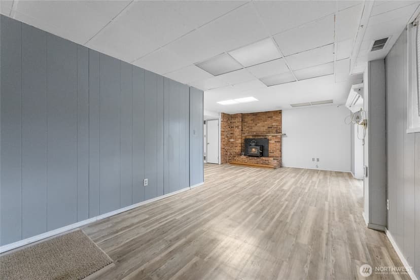 Property photo for 10919 101st Avenue SW, Lakewood photo 26