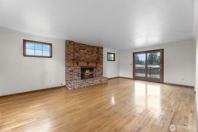 Property photo for 10919 101st Avenue SW, Lakewood photo 4