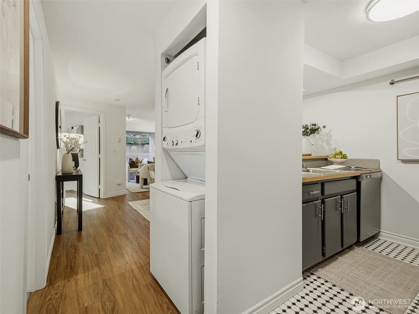 Property photo for 530 Melrose Avenue E #309, Seattle photo 4
