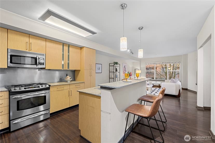 Property photo for 413 NE 70th Street #207, Seattle photo 6