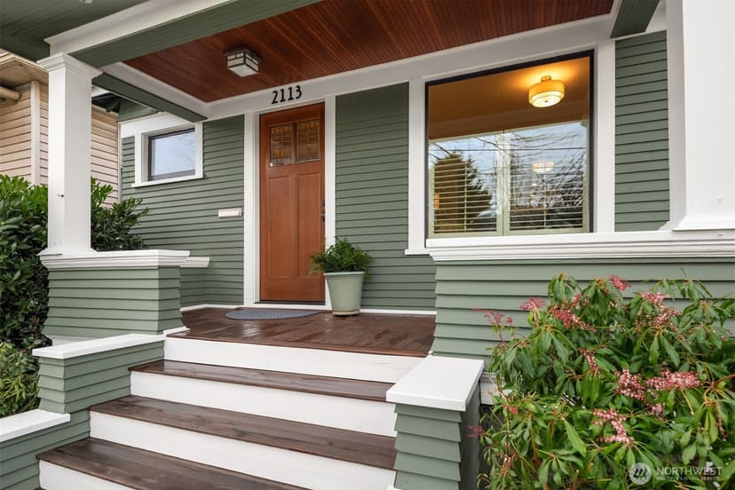Property photo for 2113 3rd Avenue W, Seattle photo 3