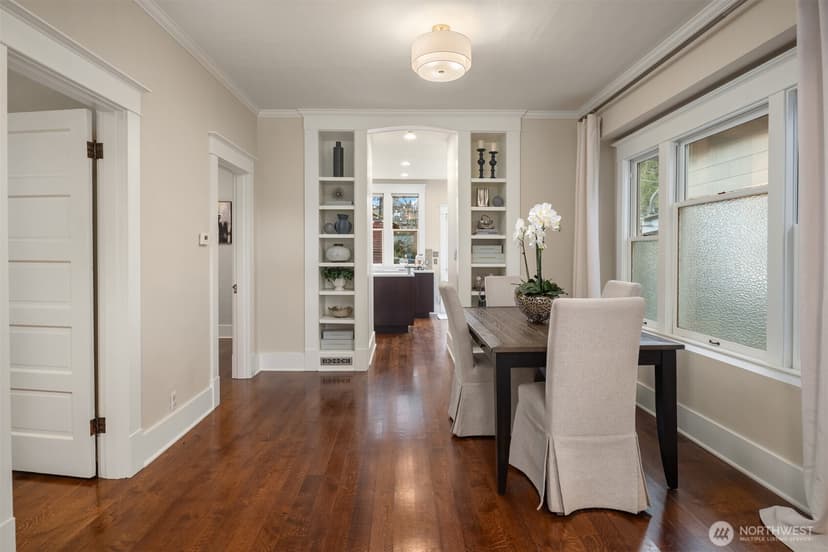 Property photo for 2113 3rd Avenue W, Seattle photo 6