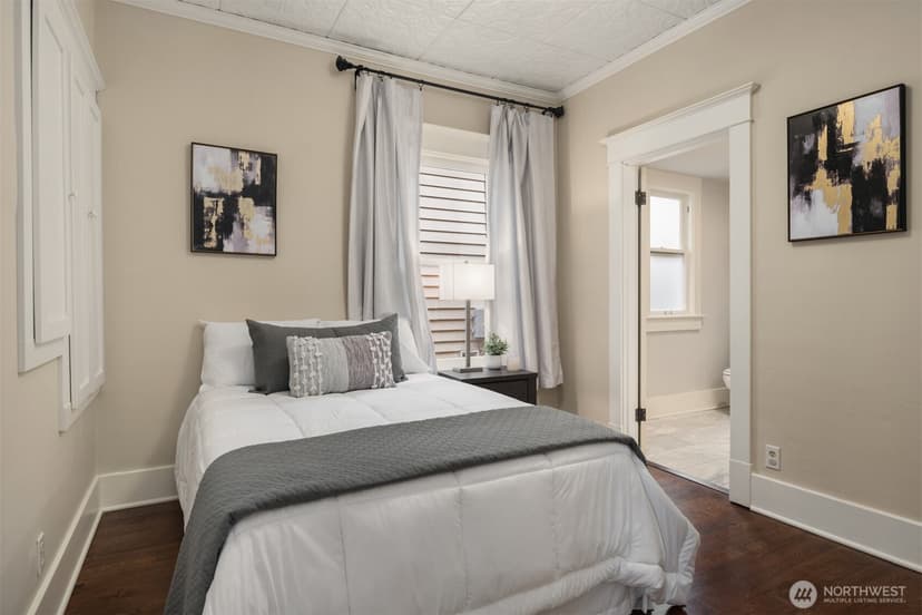 Property photo for 2113 3rd Avenue W, Seattle photo 12